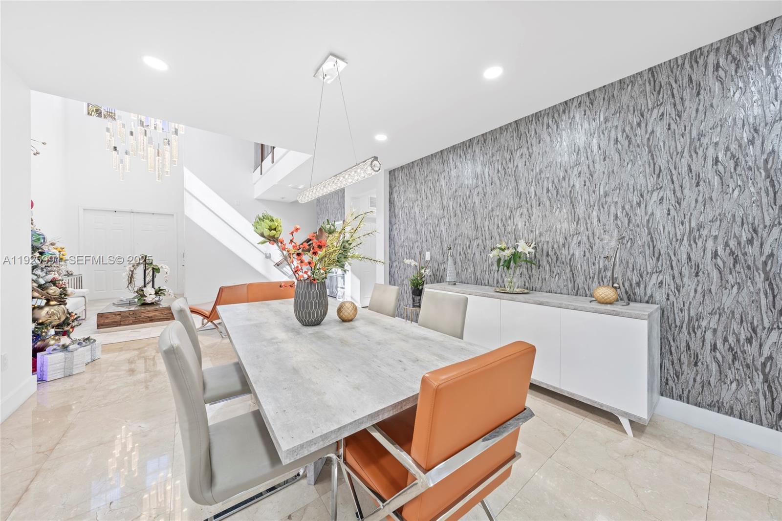 VINTAGE ESTATES - Residential