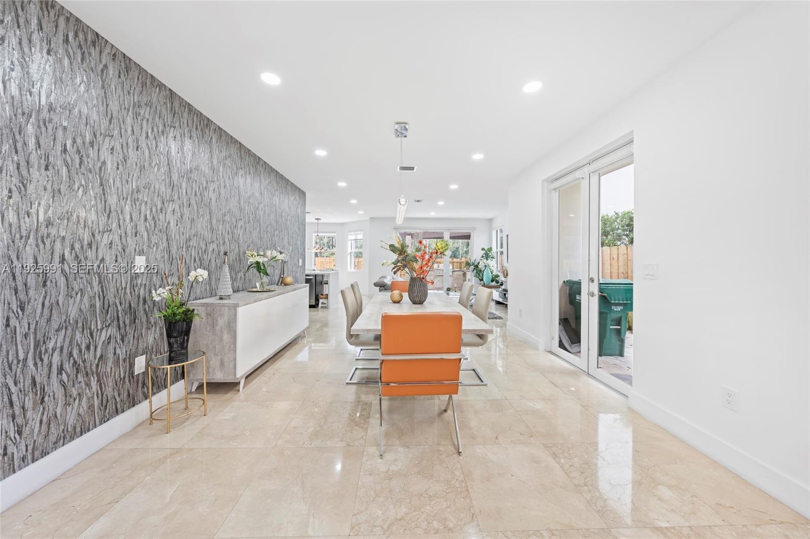 VINTAGE ESTATES - Residential