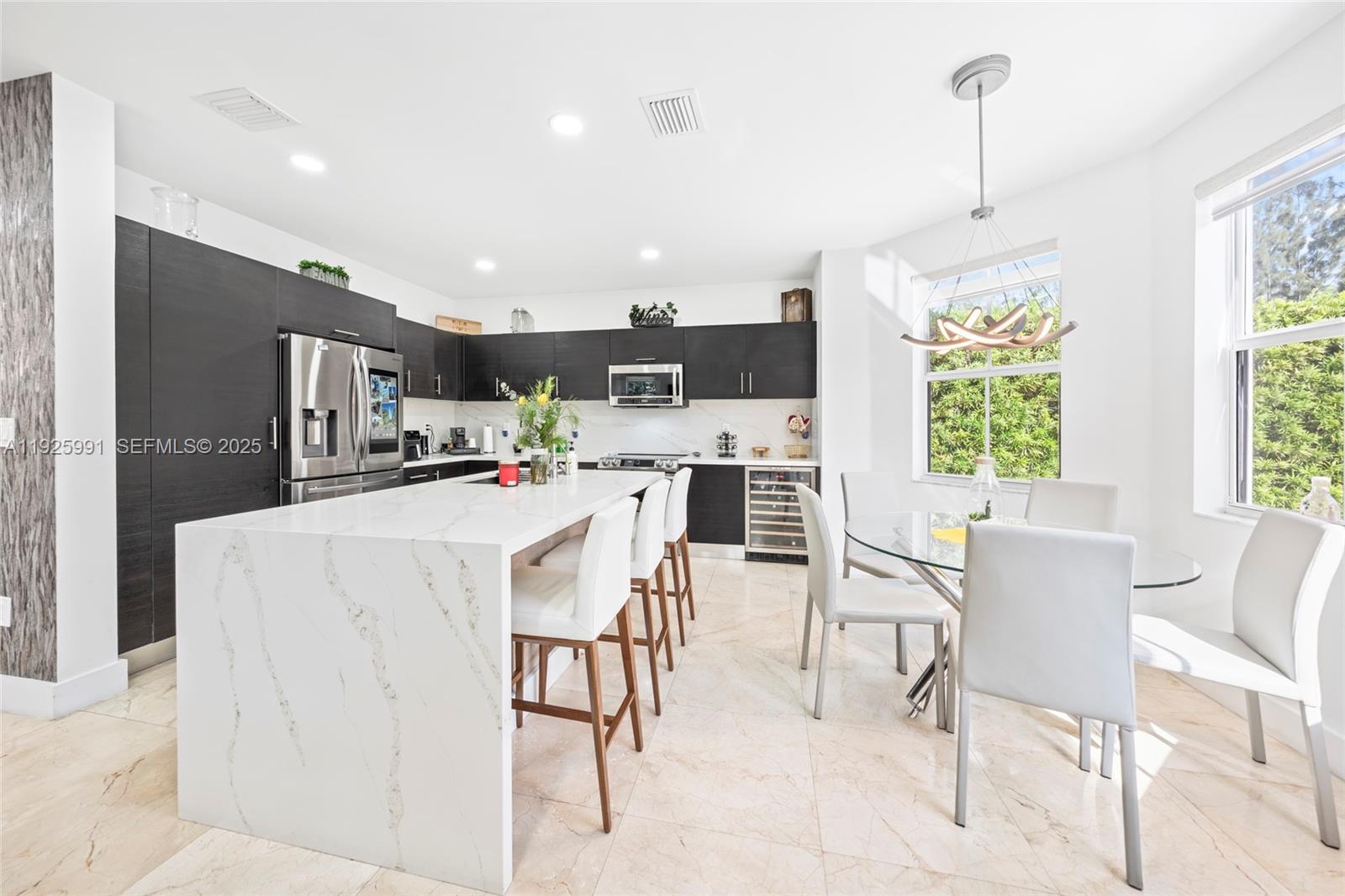 VINTAGE ESTATES - Residential