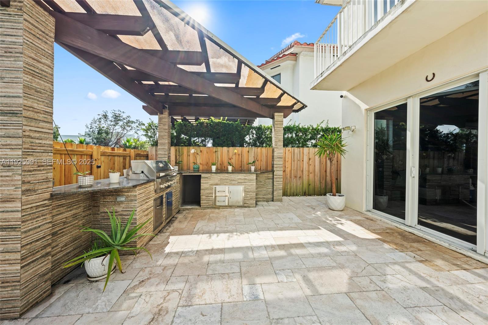 VINTAGE ESTATES - Residential