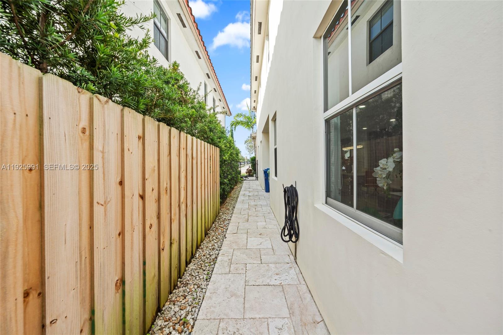 VINTAGE ESTATES - Residential