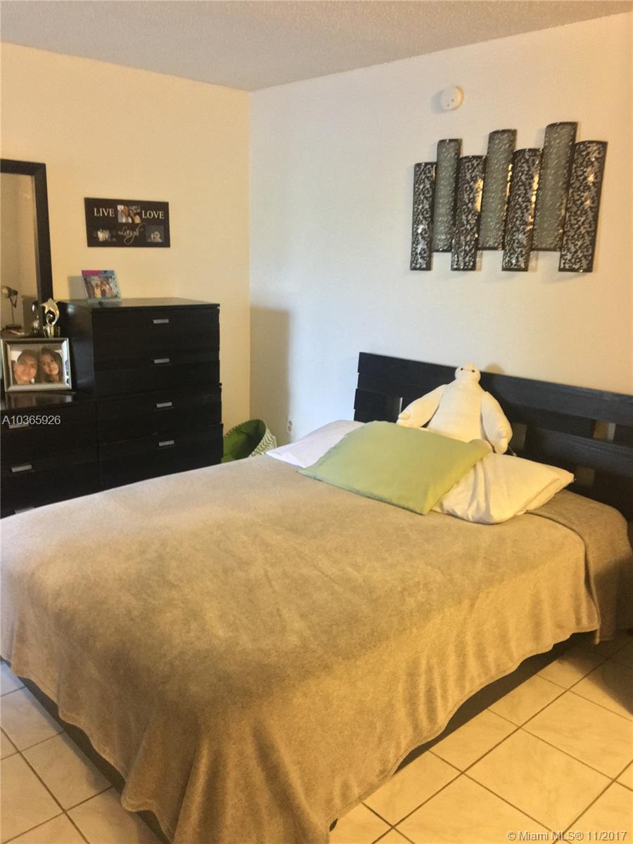 HIGHLANDS AT KENDALL LKS - Residential