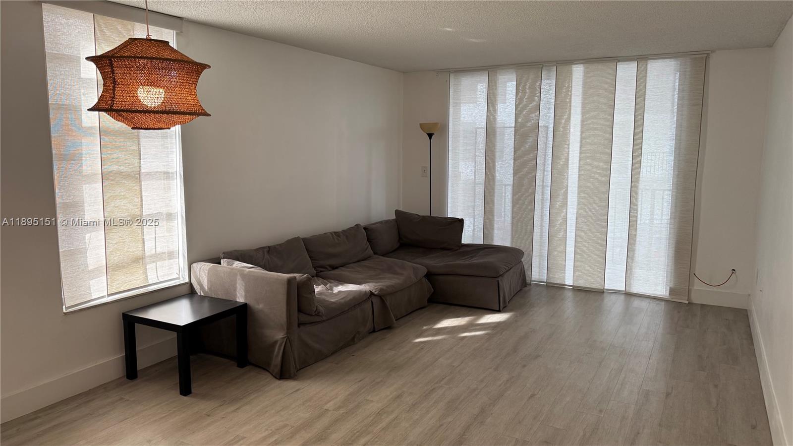 Spacious and bright 1-bedroom, 1-bath unit with a balcony overlooking the lagoon. Enjoy a quiet building with a great view and central location close to major highways 836, 826, and the Turnpike. Close to FIU. Remodeled kitchen with stainless steel appliances, and a large living and dining area filled with natural light. Plenty of closet space. Laundry room available on each floor (no W/D in unit). One assigned parking space. Association limits occupancy to 2 persons. No pets allowed. Ready to move in!
Easy to show.