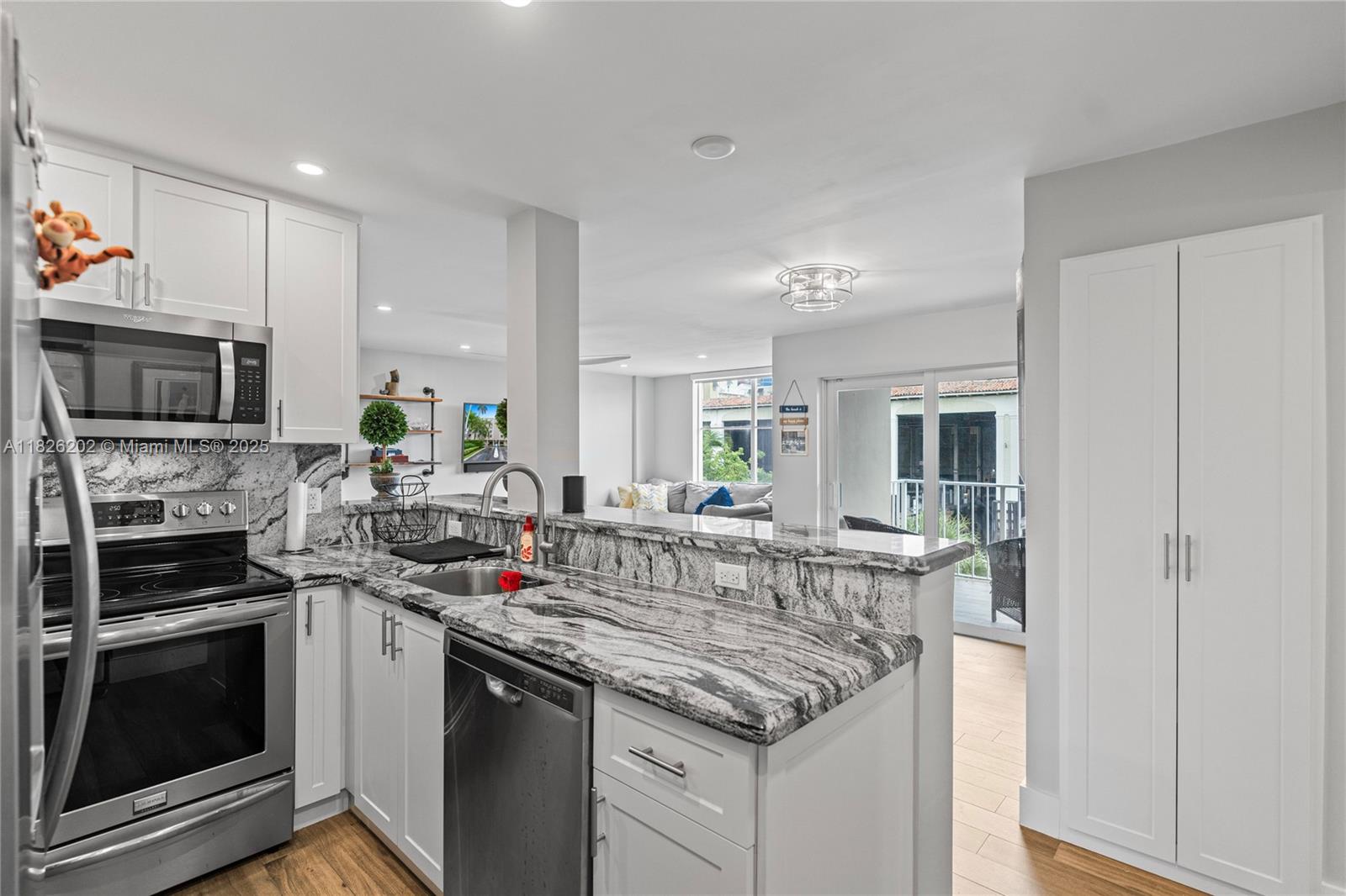 PLAZA 15 CONDO - Residential Lease