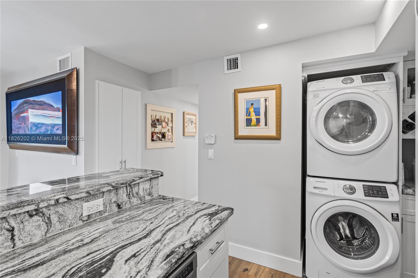 PLAZA 15 CONDO - Residential Lease