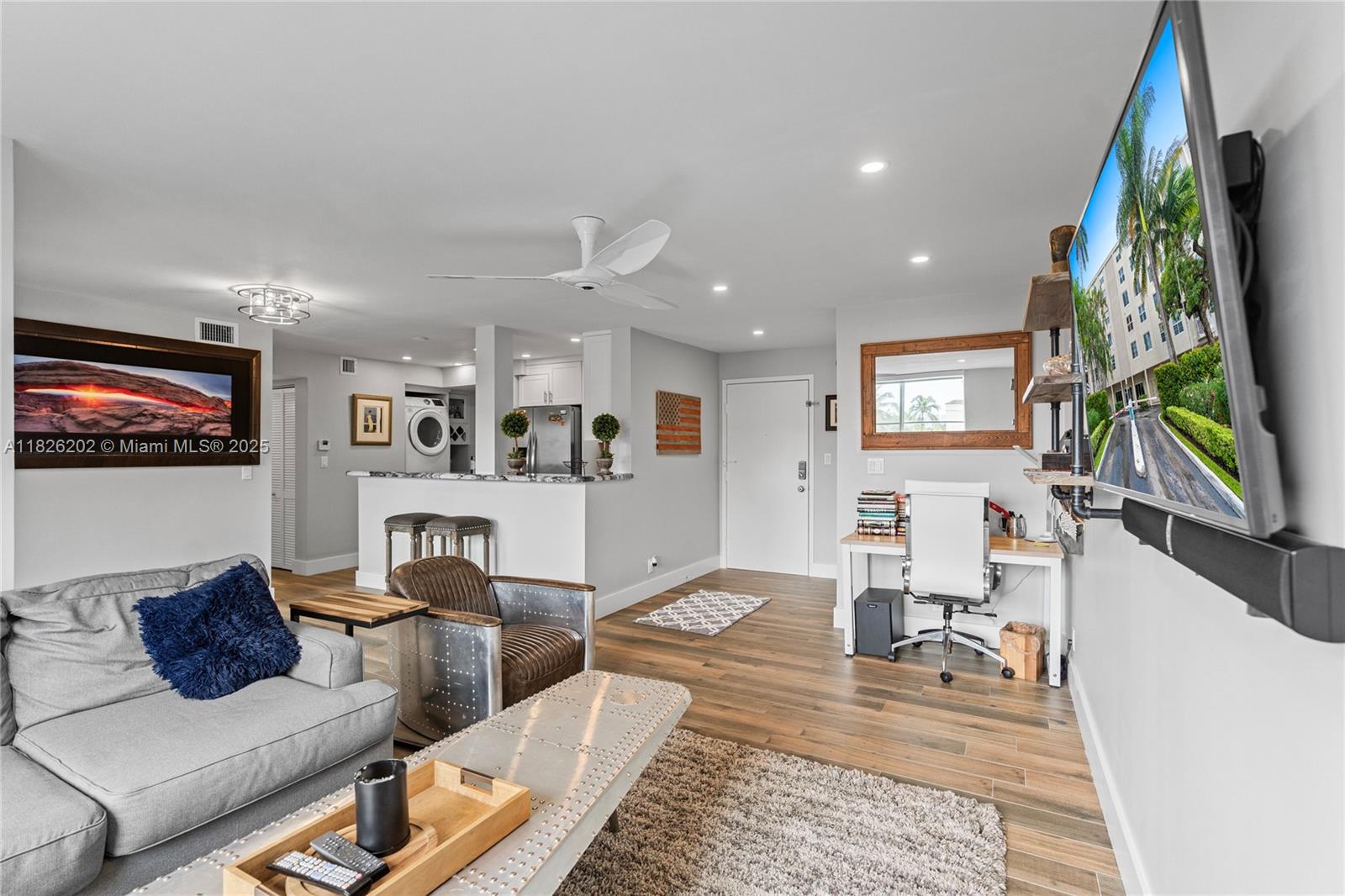 PLAZA 15 CONDO - Residential Lease