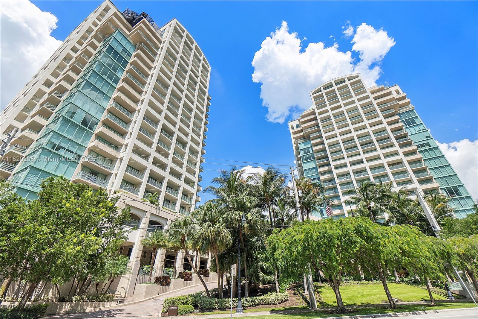 3350 Sw 27th Ave 1803, Miami, Broward County, Florida - 1 Bedrooms  
2 Bathrooms - 