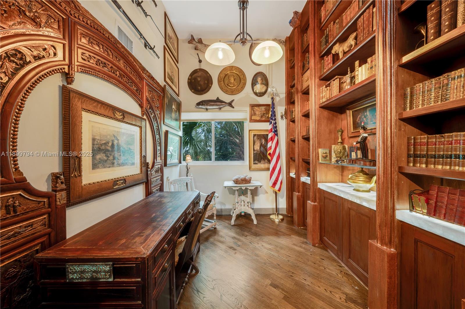 ROYAL HARBOUR YACHT CLUB - Residential