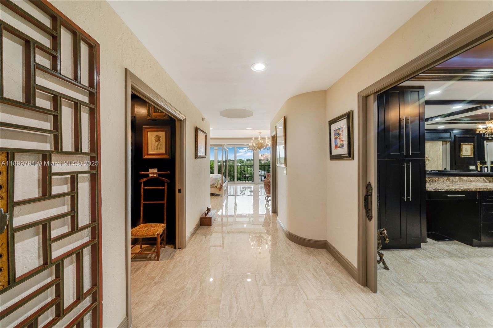 ROYAL HARBOUR YACHT CLUB - Residential