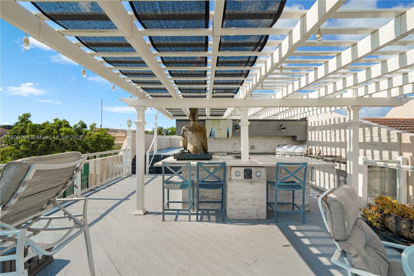 ROYAL HARBOUR YACHT CLUB - Residential