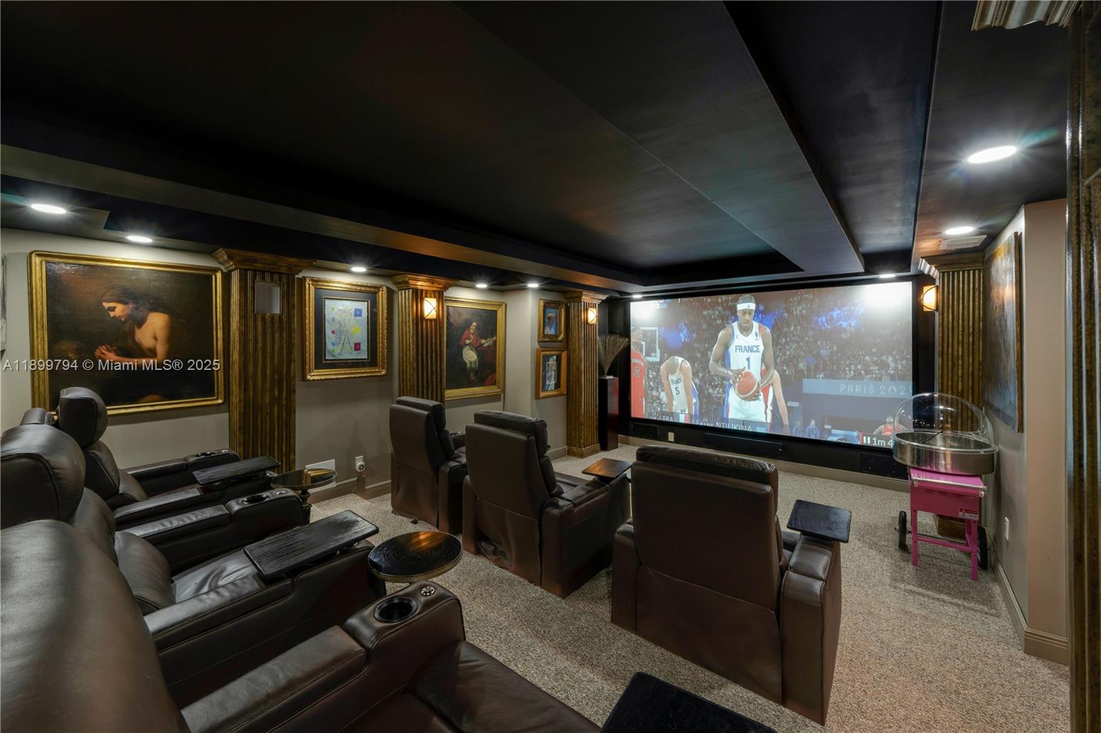 ROYAL HARBOUR YACHT CLUB - Residential