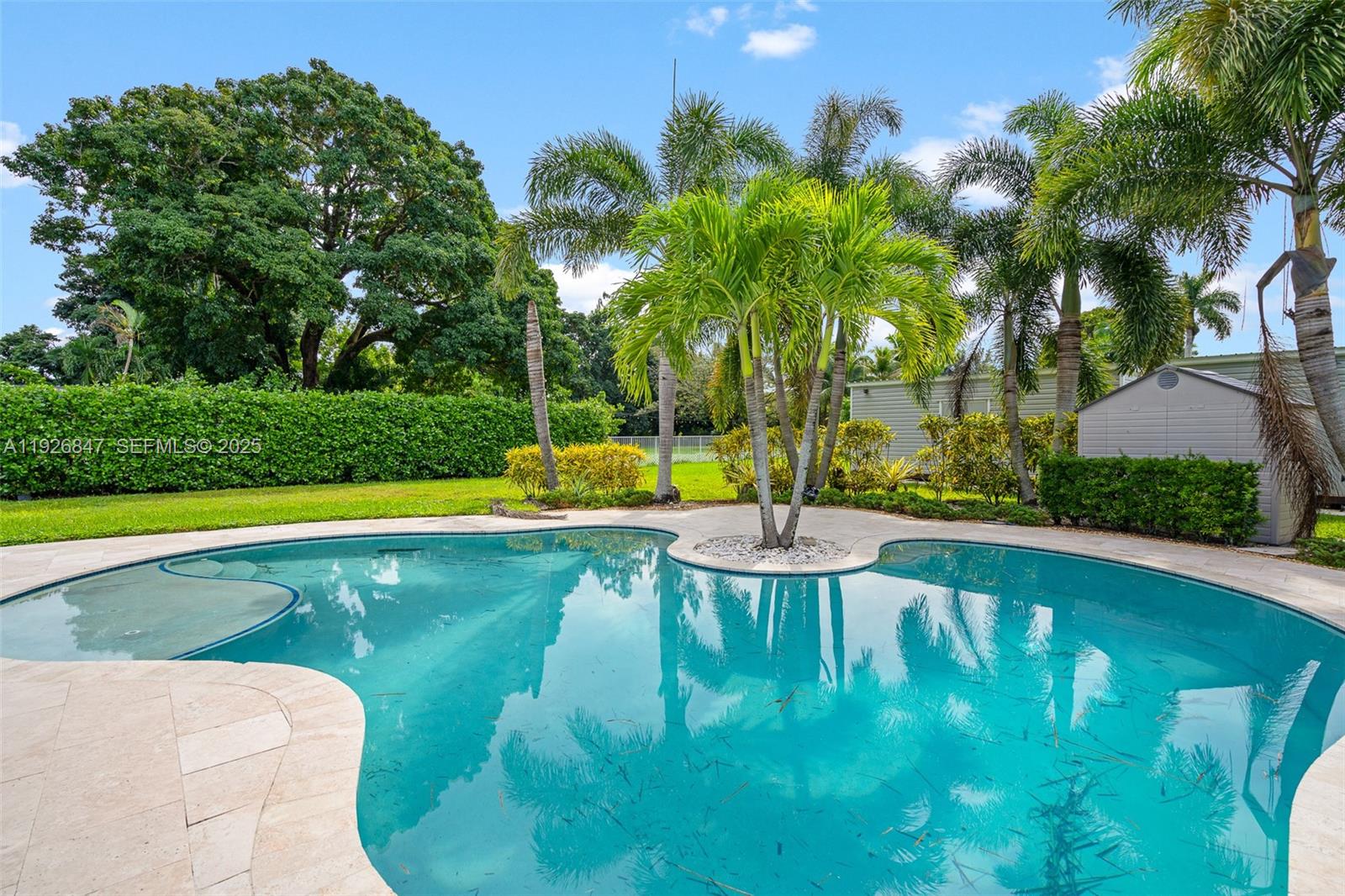 FLA FRUIT LANDS CO - Residential Lease