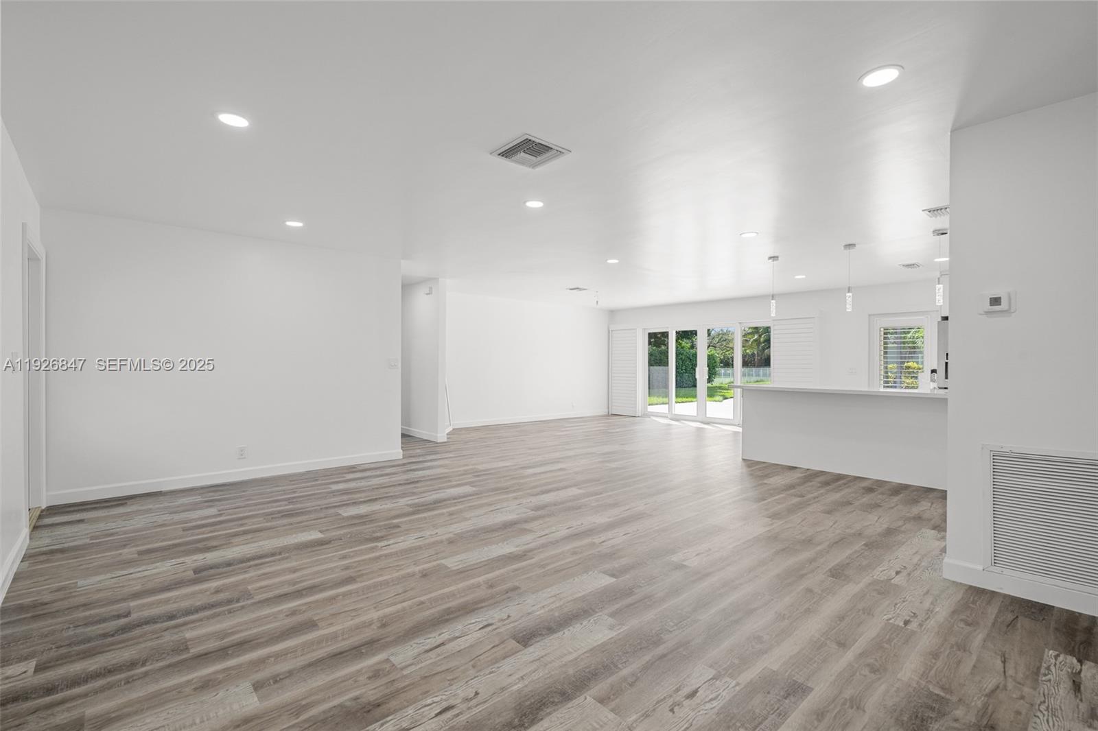 FLA FRUIT LANDS CO - Residential Lease