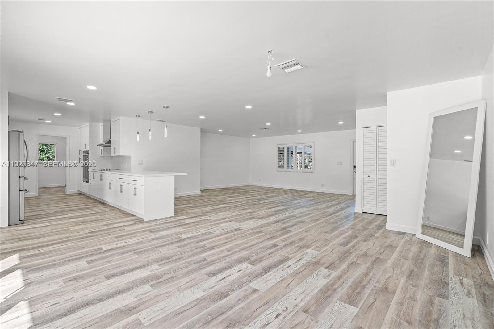 FLA FRUIT LANDS CO - Residential Lease