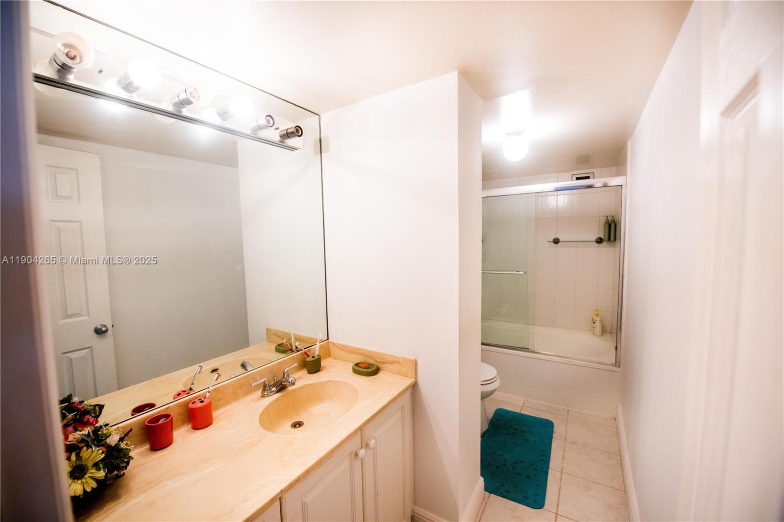 200 LESLIE CONDO - Residential Lease