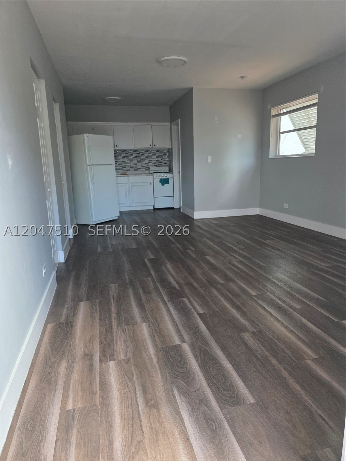 15 Esplanade Dr B