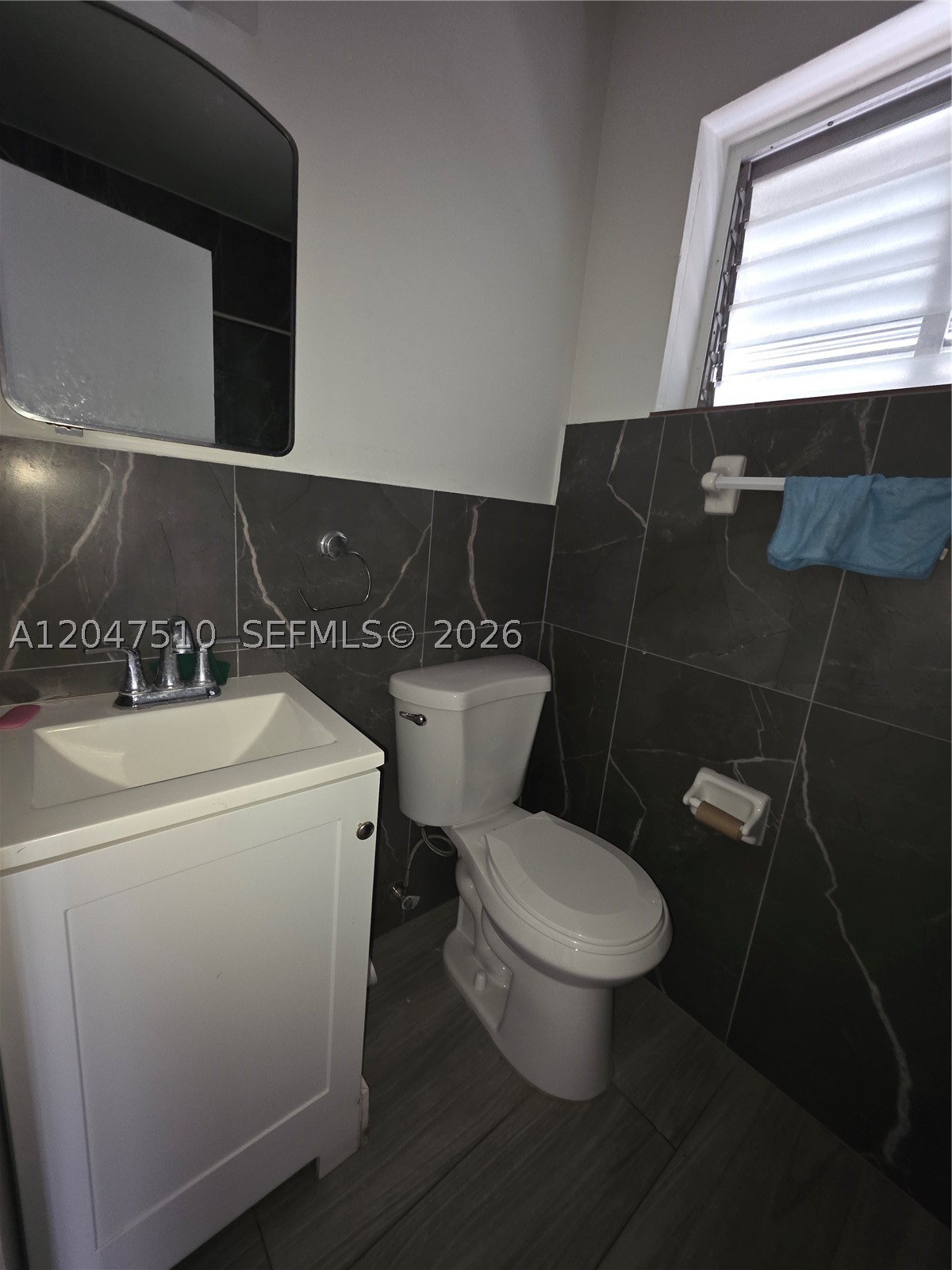 15 Esplanade Dr B
