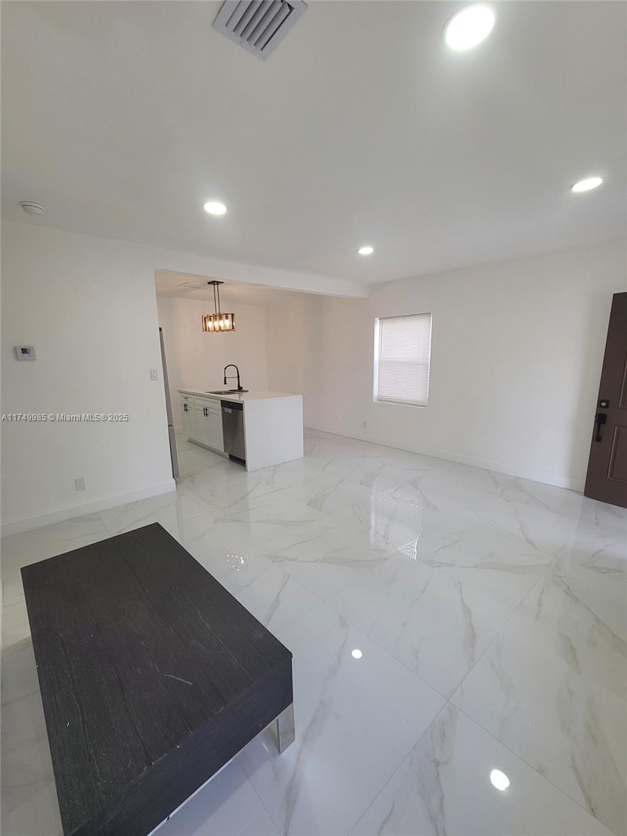 LINCOLN PARK SIXTH ADD - Residential Lease