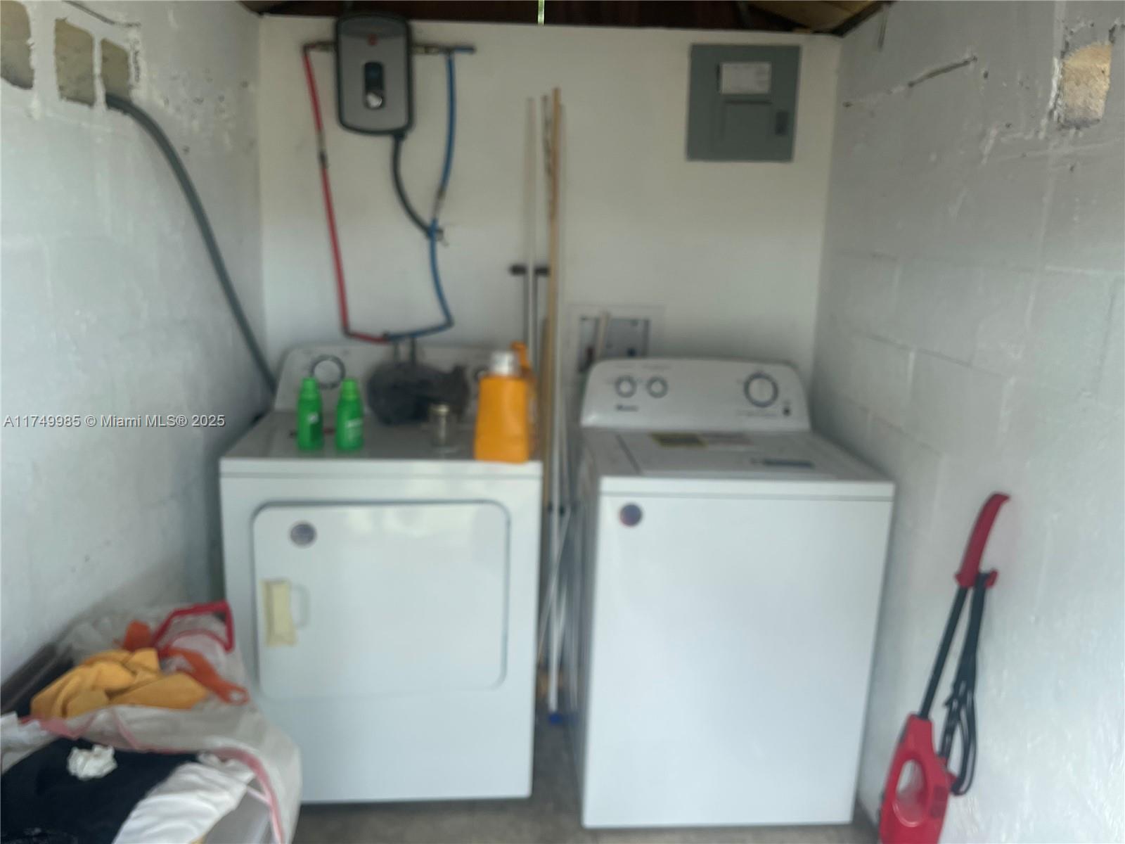 LINCOLN PARK SIXTH ADD - Residential Lease