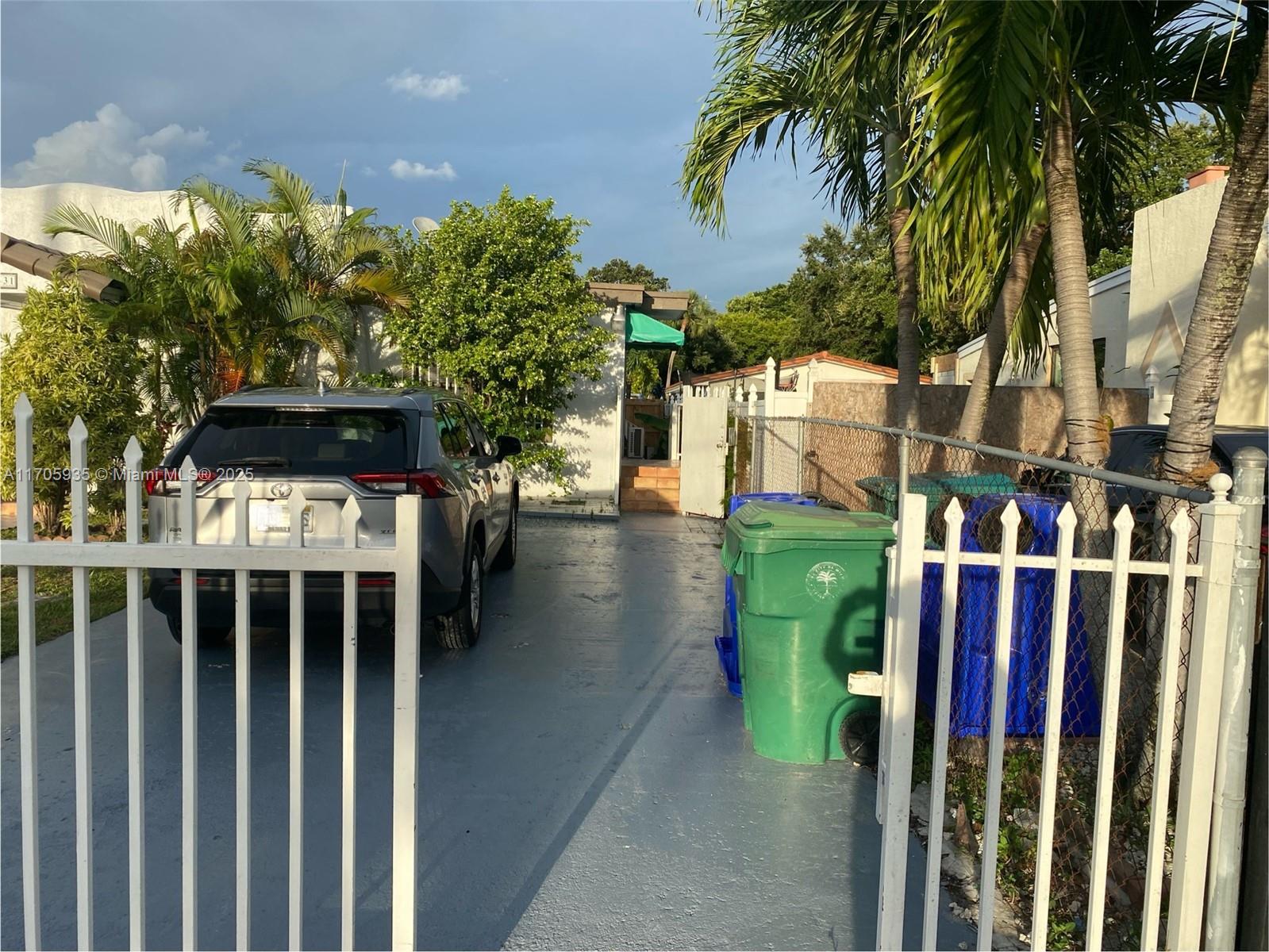 Rental Property at 1631 Nw 29th Ave 2, Miami, Broward County, Florida - Bathrooms: 1  - $1,350 MO.