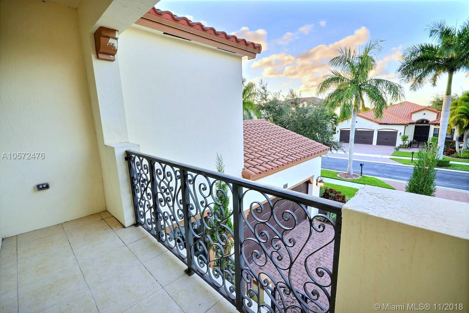 ESTADA AT MONTERRA - Residential Lease