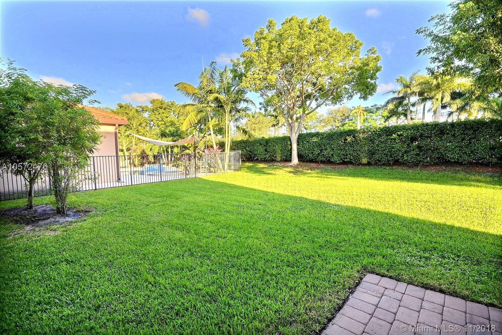 ESTADA AT MONTERRA - Residential Lease