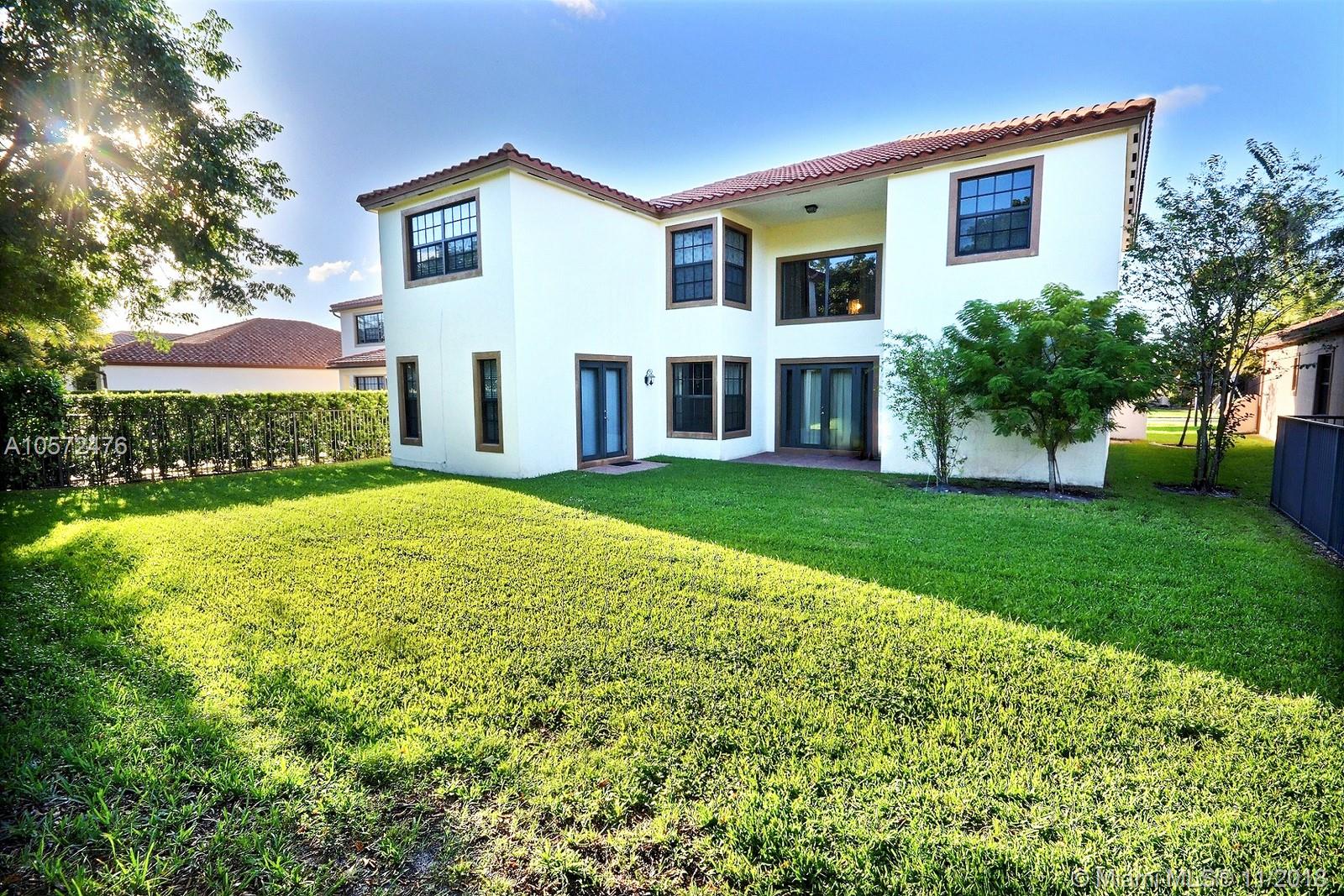 ESTADA AT MONTERRA - Residential Lease