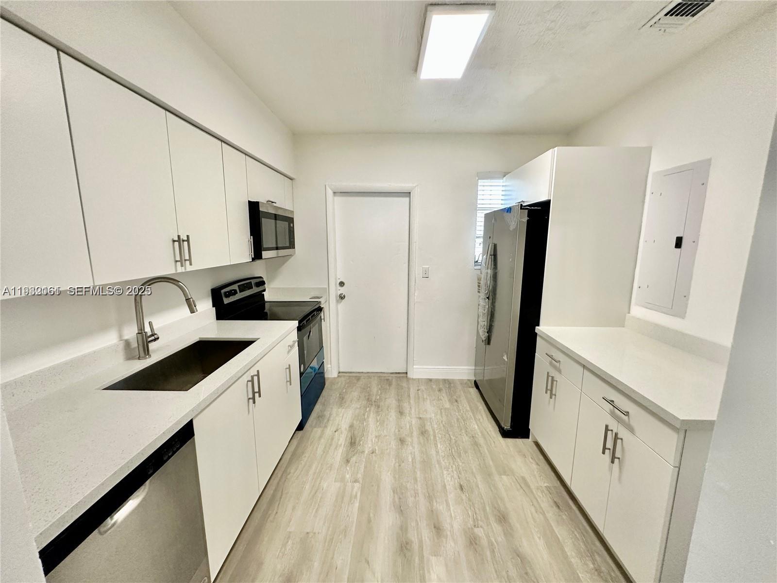 FLORAL PARK 1ST AMD PL - Residential Income