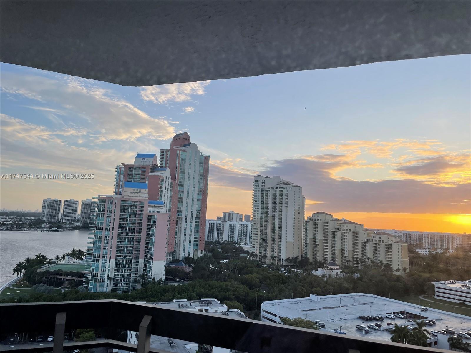 Property for Sale at 3400 Ne 192nd St 1902, Aventura, Miami-Dade County, Florida - Bedrooms: 2 
Bathrooms: 2  - $335,000