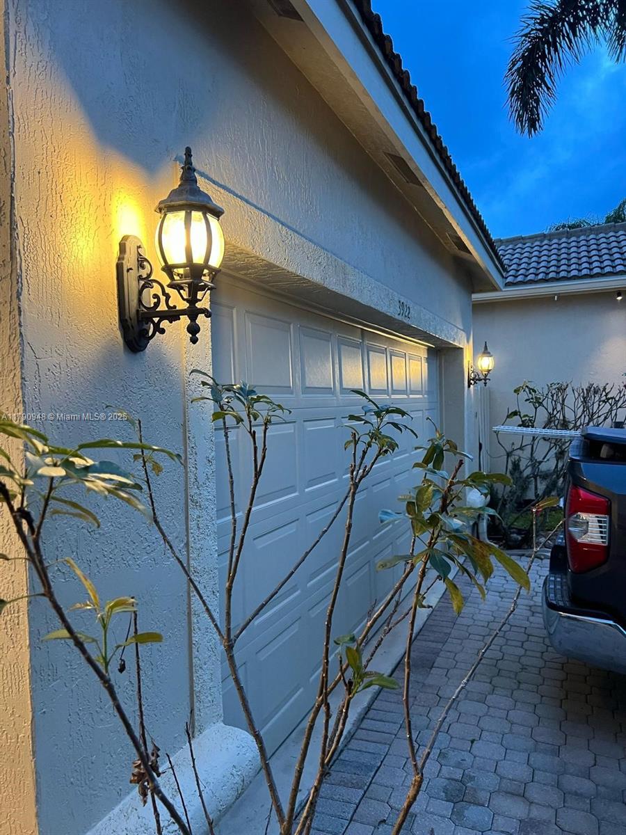 TWIN LAKES - Residential