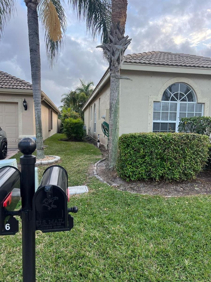 TWIN LAKES - Residential