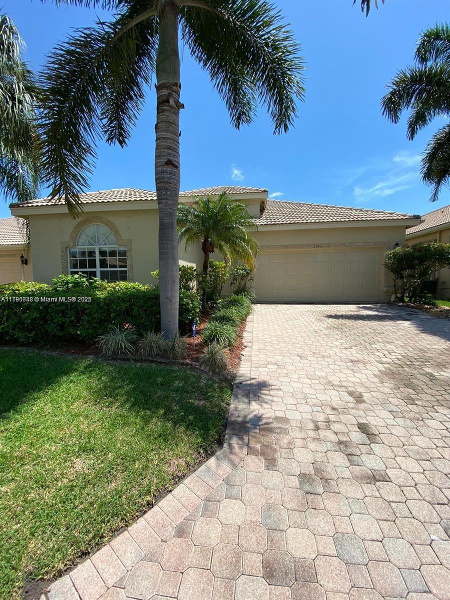 TWIN LAKES - Residential