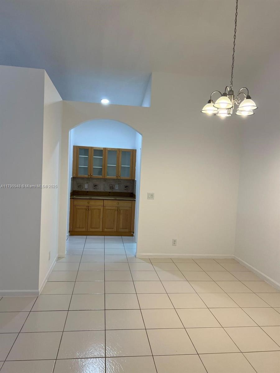TWIN LAKES - Residential