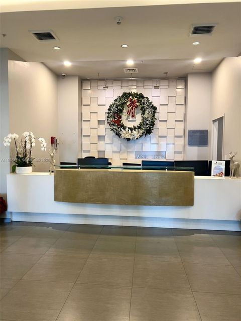 1900 N Bayshore Dr 2117 Miami FL 33132