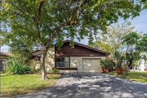 13585 SW 114th Ter 13585 Miami FL 33186