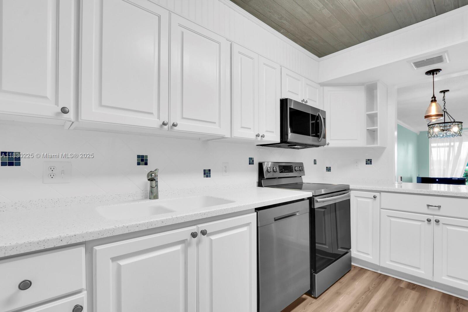3100 SE Pruitt Rd H-104, Port St Lucie, FL, 34952/$305,000 4 3100 SE Pruitt Rd H-104
