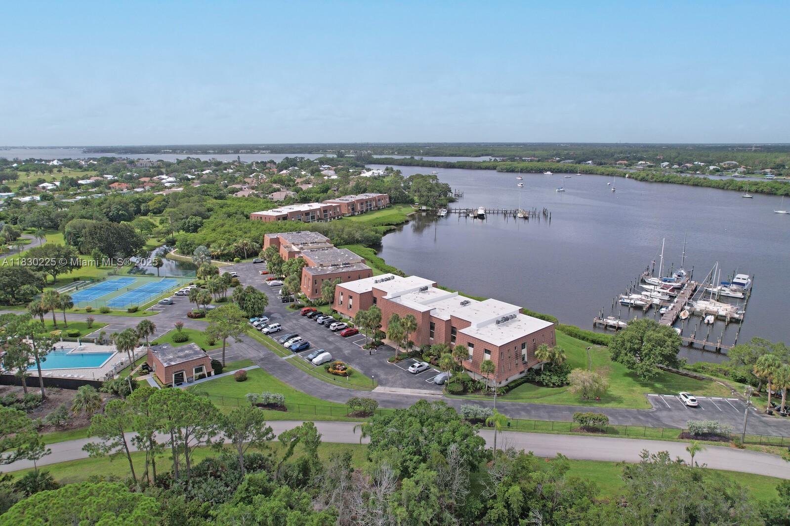 TARPON BAY YACHT CLUB CON - Residential