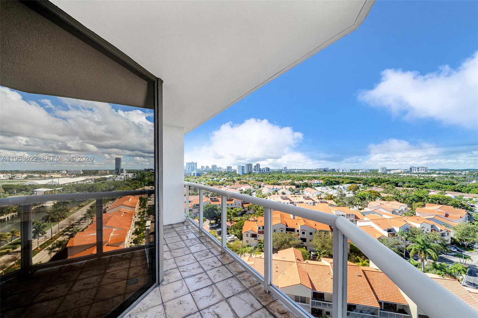 HARBOR TWS AT THE WATERWA - Residential