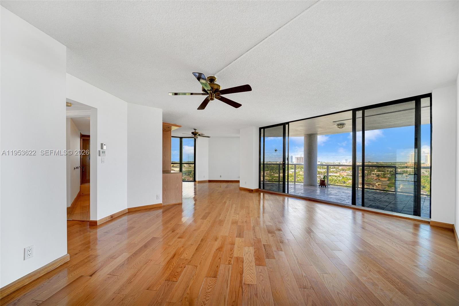 HARBOR TWS AT THE WATERWA - Residential