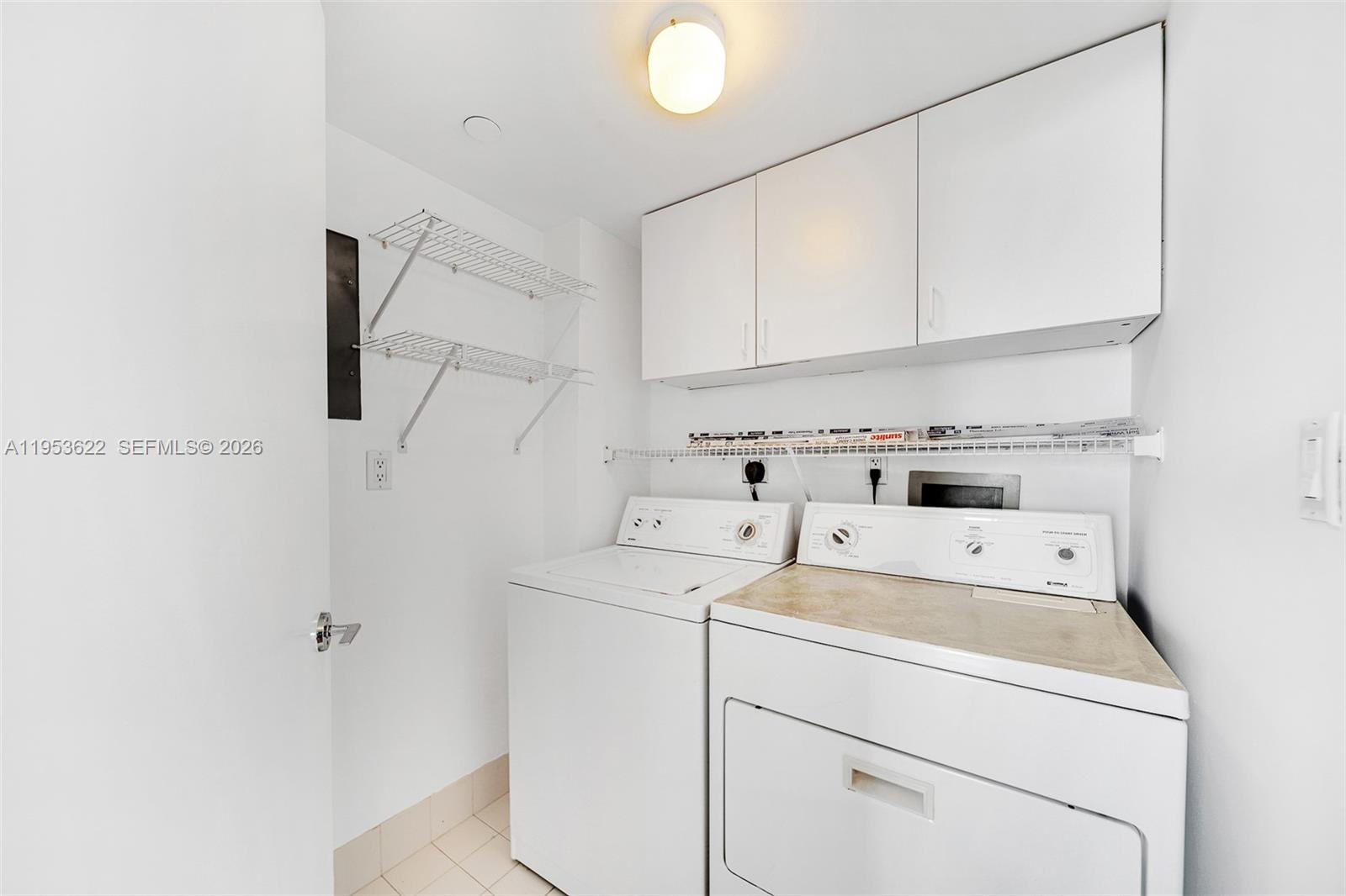 HARBOR TWS AT THE WATERWA - Residential