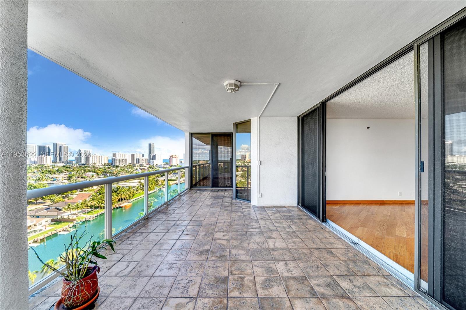 HARBOR TWS AT THE WATERWA - Residential