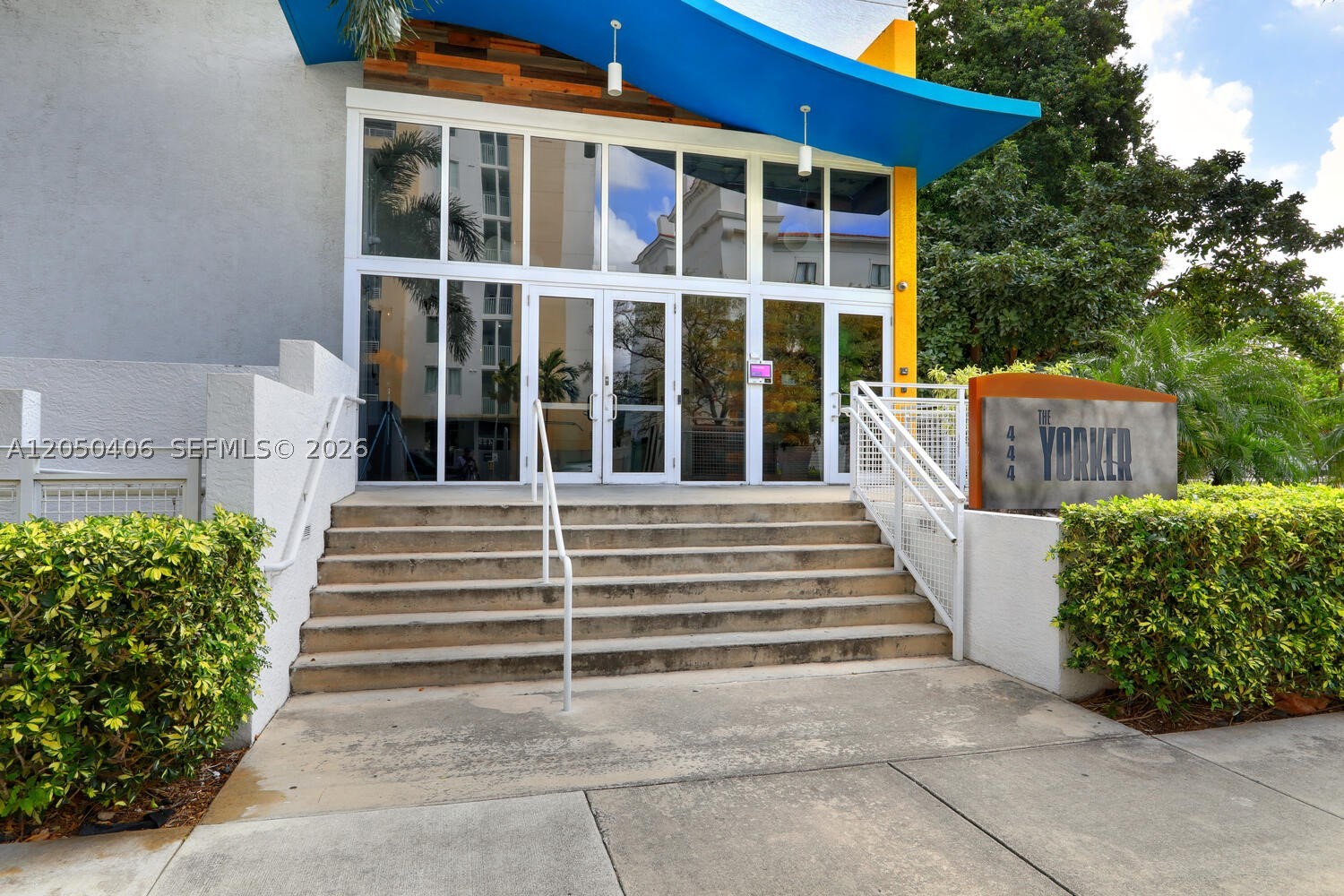 444 NE 30th St 502