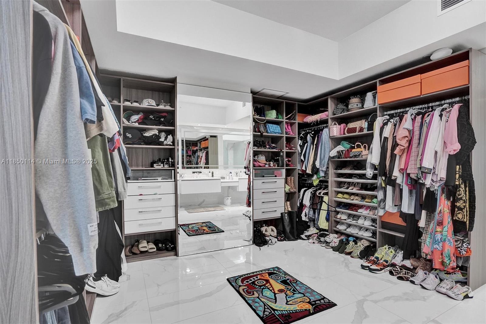 PRIVE CONDO - Residential Lease