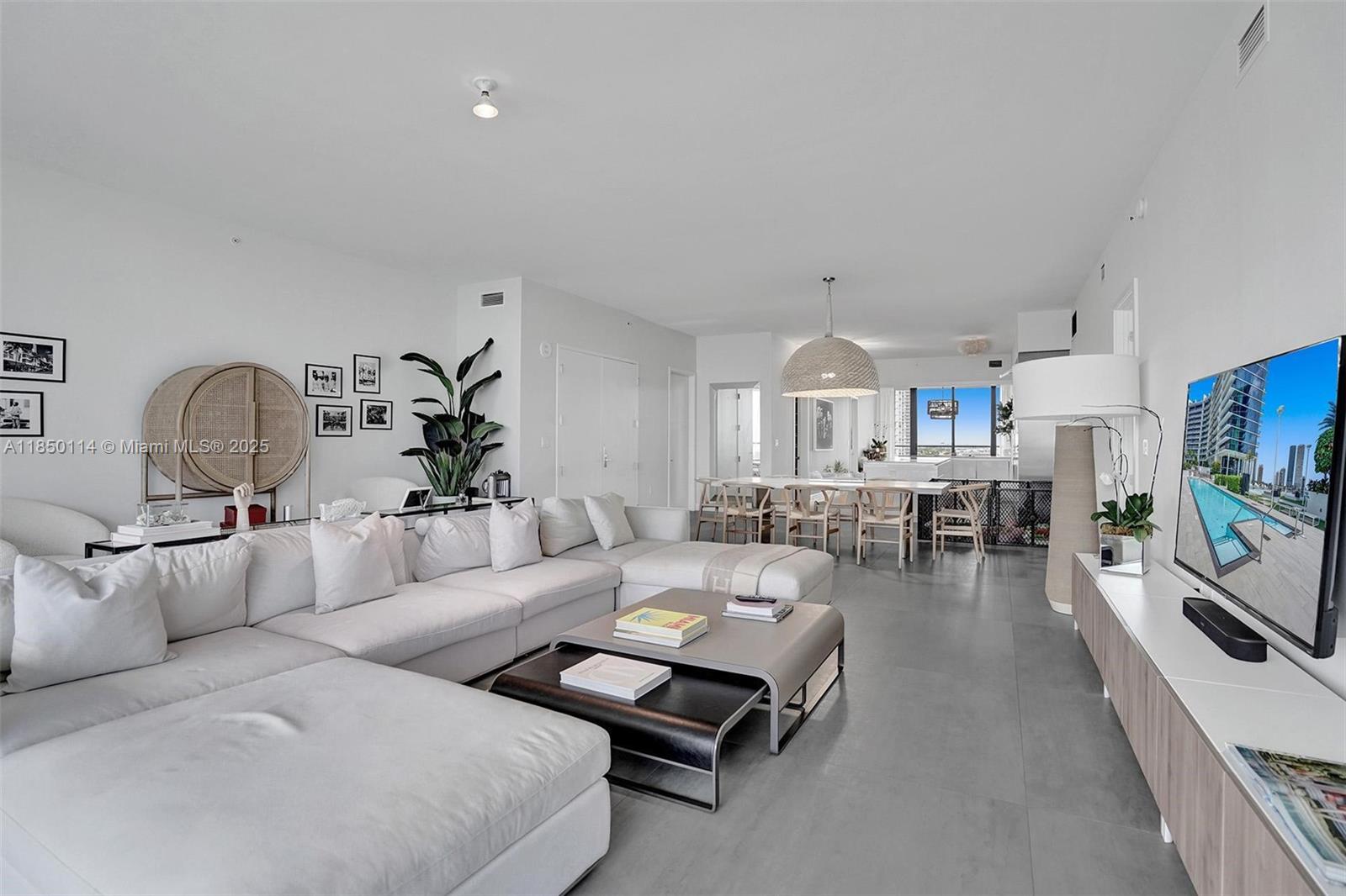 PRIVE CONDO - Residential Lease