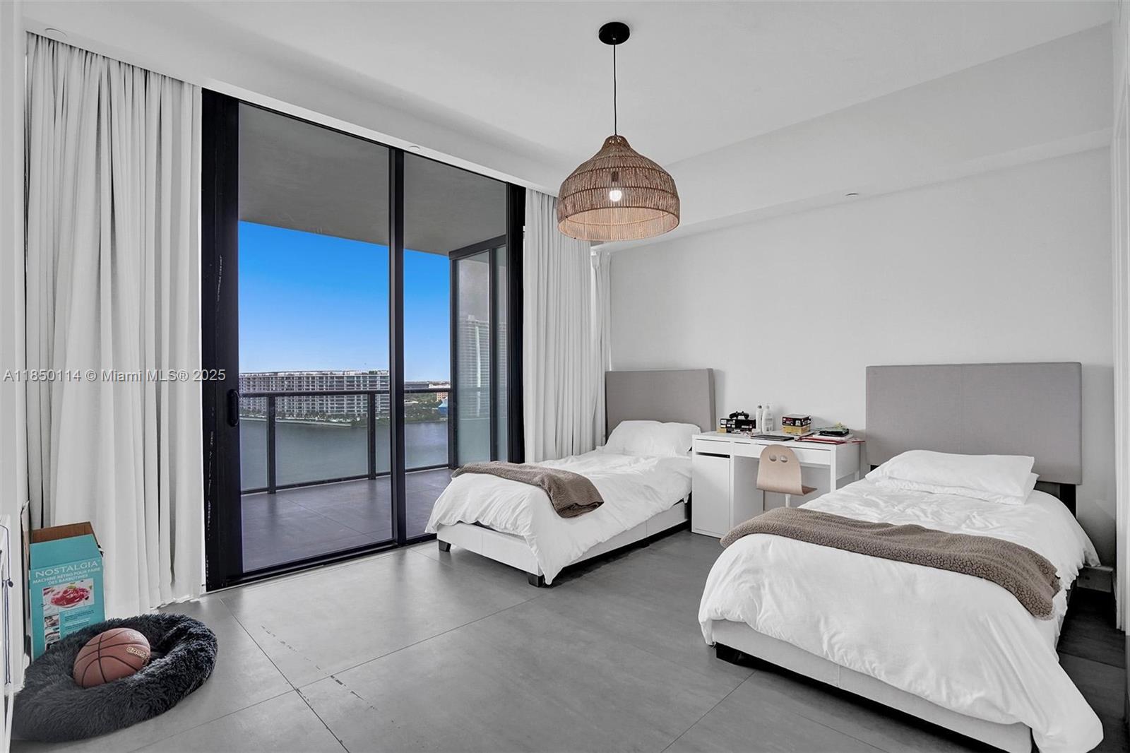 PRIVE CONDO - Residential Lease