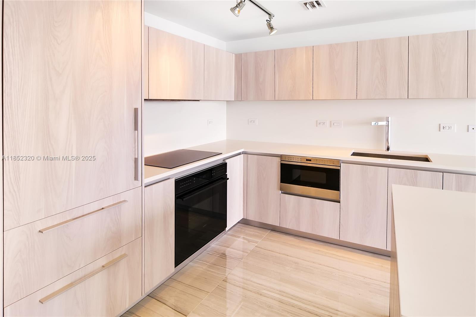 ONE PARAISO CONDO - Residential