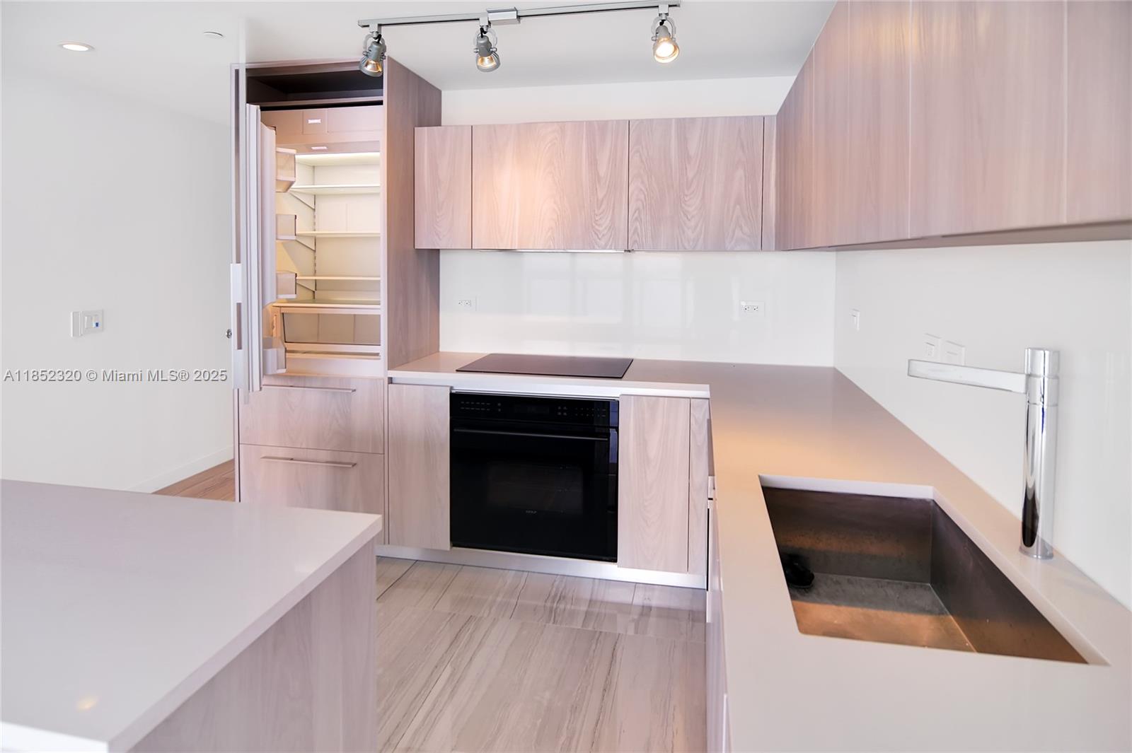 3131 NE 7th Ave 3605