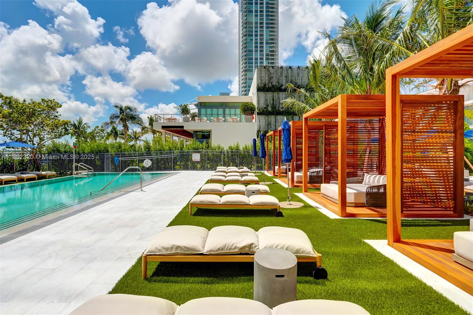 ONE PARAISO CONDO - Residential