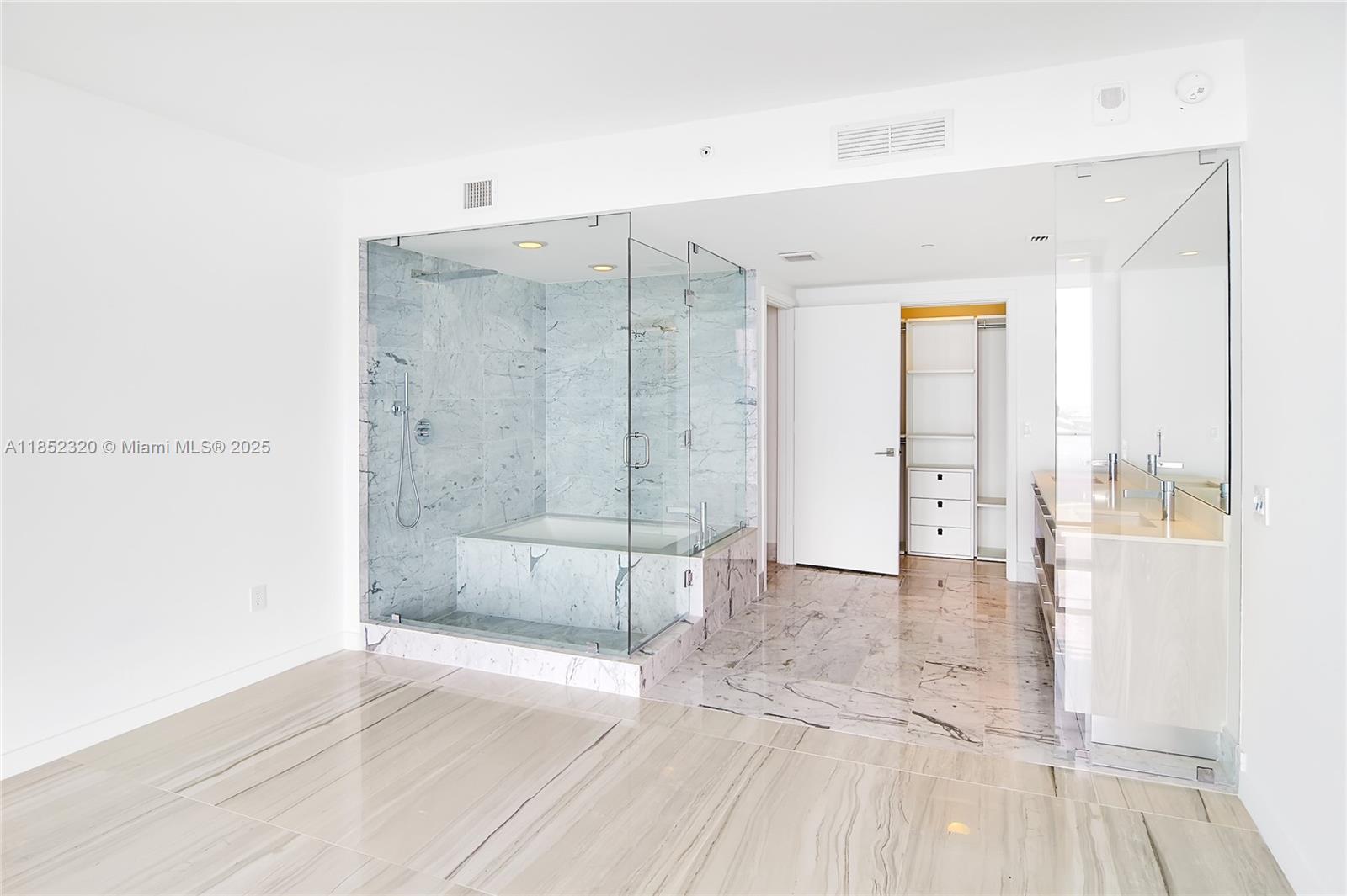 ONE PARAISO CONDO - Residential