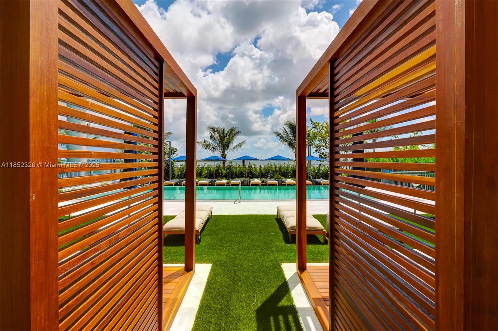 ONE PARAISO CONDO - Residential